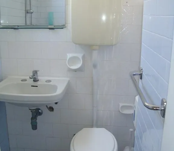 Felsinea מלון 3*